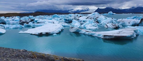 Iceland Winter Wonderland: Northern Lights, Ice Caves & Cozy Escapes